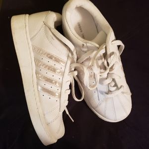 ATHLETIC CROSS TREK SHOES